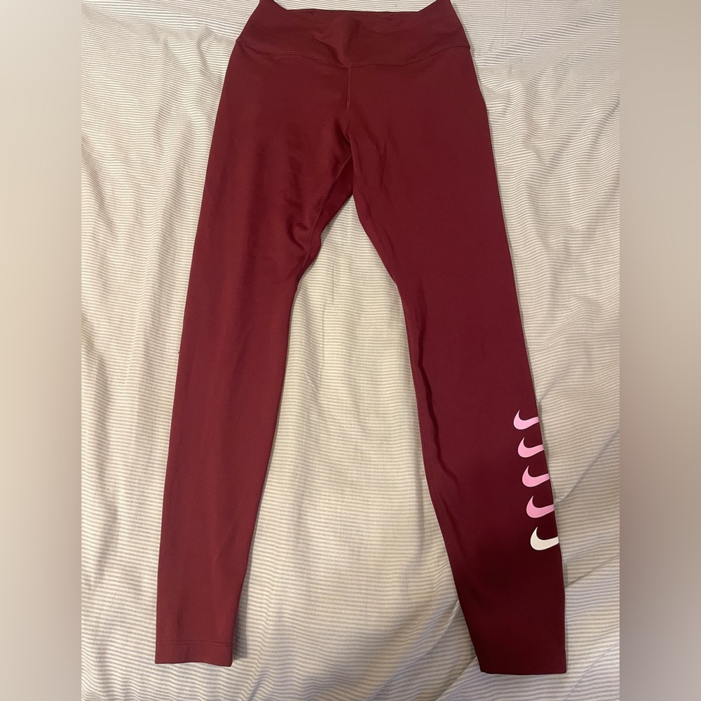 NIKE SWOOSH DRI FIT WOMENS 7/8 RUNNING MID RISE TIGHTS BERRY SMALL